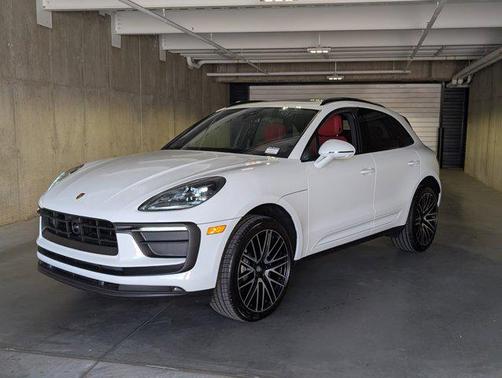 2025 Porsche Macan AWD