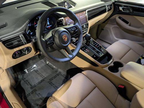 2026 Porsche Macan AWD