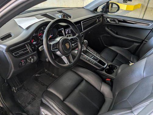 2021 Porsche Macan AWD