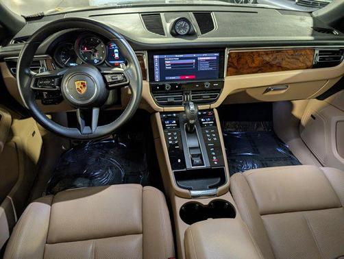 2022 Porsche Macan AWD