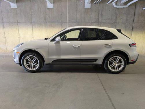 2022 Porsche Macan AWD