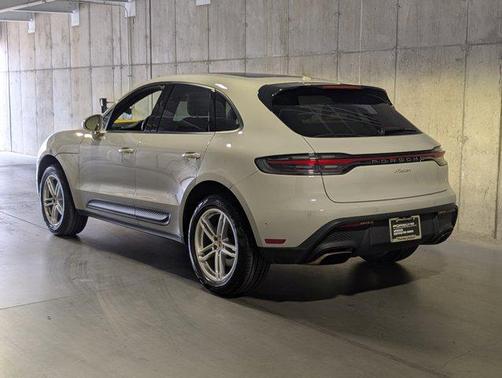2022 Porsche Macan AWD