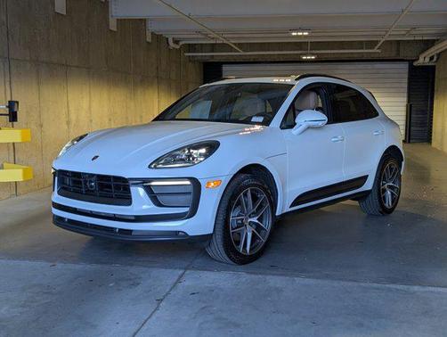 2026 Porsche Macan AWD