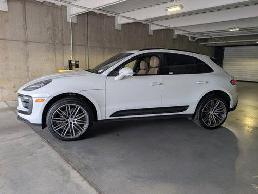 2025 Porsche Macan AWD