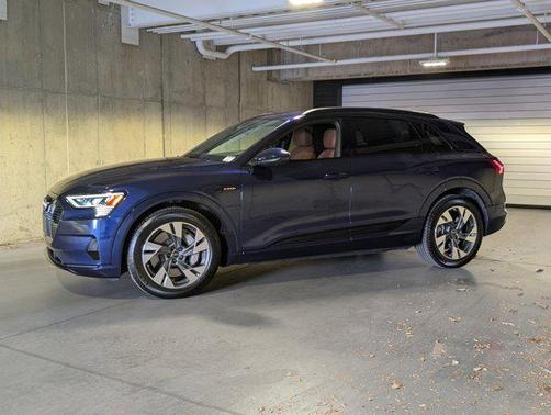 2022 Audi e-tron Premium