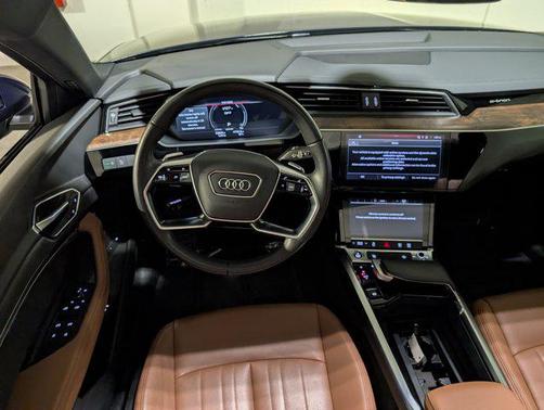 2022 Audi e-tron Premium