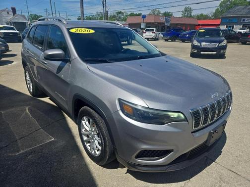 Silver 2020 Jeep Cherokee Latitude