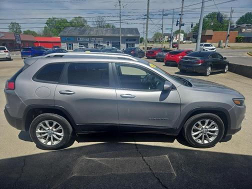 Silver 2020 Jeep Cherokee Latitude