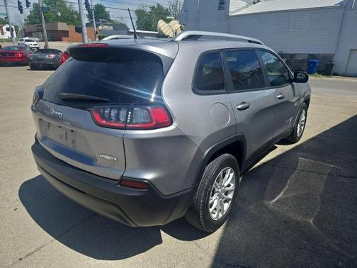 Silver 2020 Jeep Cherokee Latitude