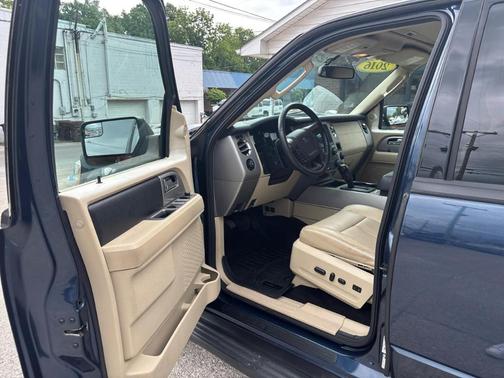 Blue 2016 Ford Expedition King Ranch