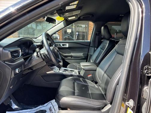 Black 2020 Ford Explorer XLT