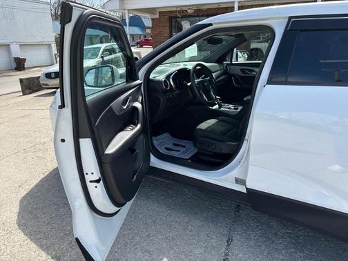White 2021 Chevrolet Blazer 1LT