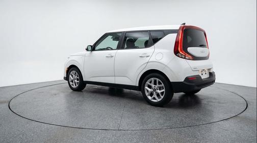 Snow White Pearl 2025 Kia Soul LX