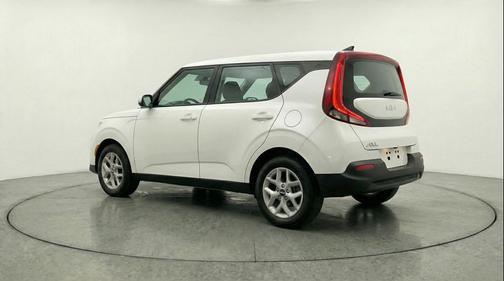 Snow White Pearl 2025 Kia Soul LX