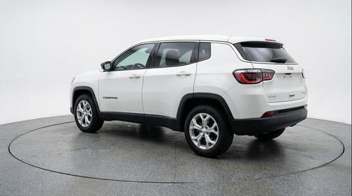 Bright White Clearcoat 2025 Jeep Compass Latitude