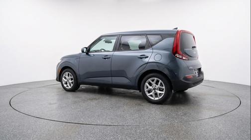 Gravity Gray 2025 Kia Soul LX