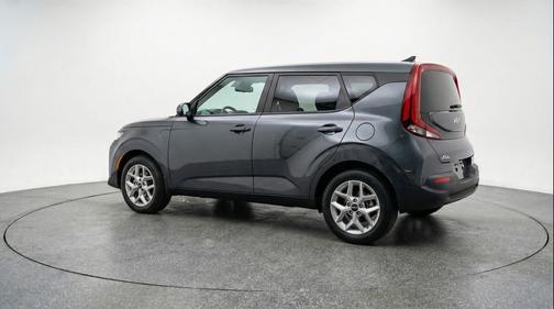 Gravity Gray 2025 Kia Soul LX
