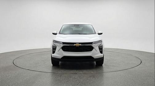 Summit White 2025 Chevrolet Trax LT