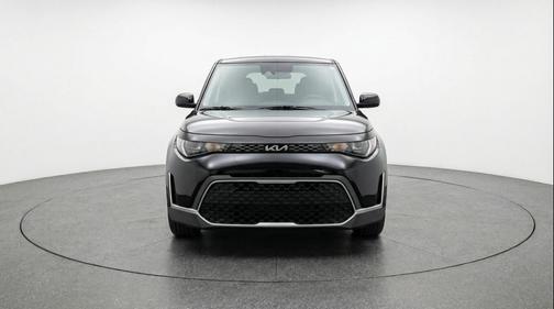 Fusion Black 2025 Kia Soul LX
