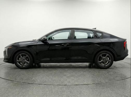 Aurora Black Pearl 2025 Kia K4 LXS