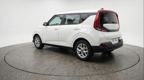Snow White Pearl 2025 Kia Soul LX