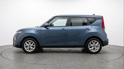 Gravity Gray 2025 Kia Soul LX