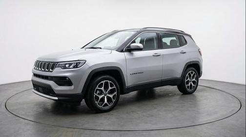 Silver Zynith Metallic Clearcoat 2025 Jeep Compass Limited
