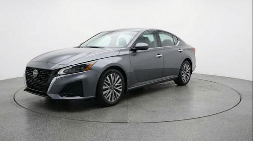 Gun Metallic 2025 Nissan Altima SV FWD