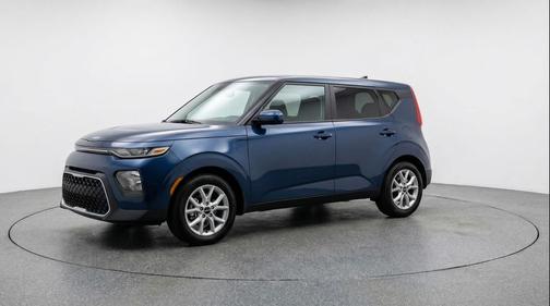 Gravity Gray 2025 Kia Soul LX