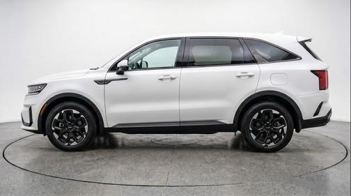Glacial White Pearl 2024 Kia Sorento S