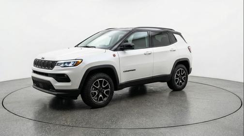 Bright White Clearcoat 2025 Jeep Compass Trailhawk
