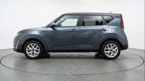 Gravity Gray 2025 Kia Soul LX