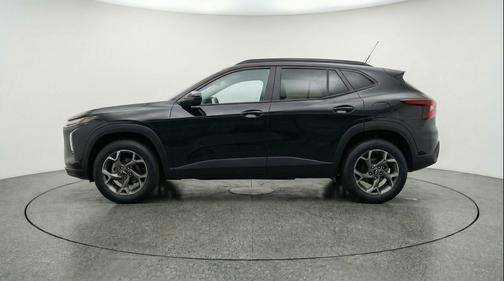 Mosaic Black Metallic 2025 Chevrolet Trax LT