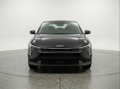 Aurora Black Pearl 2025 Kia K4 LXS