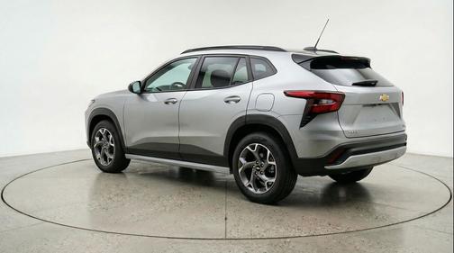 Sterling Gray Metallic 2025 Chevrolet Trax LT