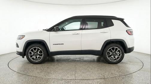 Bright White Clearcoat 2025 Jeep Compass Trailhawk