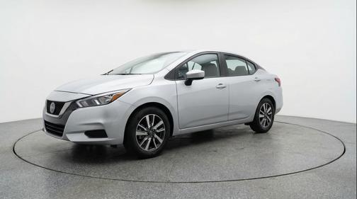 Brilliant Silver Metallic 2025 Nissan Versa 1.6 SV