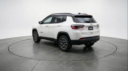 Bright White Clearcoat 2025 Jeep Compass Trailhawk