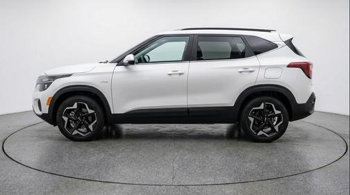 Snow White Pearl 2025 Kia Seltos S