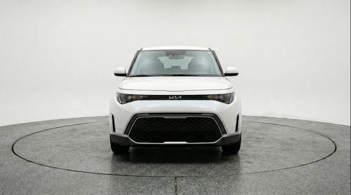 Snow White Pearl 2025 Kia Soul LX