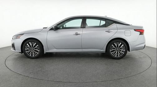 Brilliant Silver Metallic 2025 Nissan Altima SV FWD