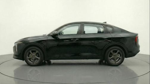 Aurora Black Pearl 2025 Kia K4 LXS