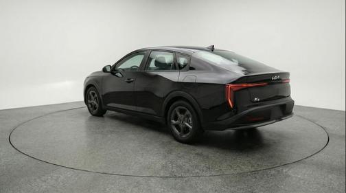 Aurora Black Pearl 2025 Kia K4 LXS