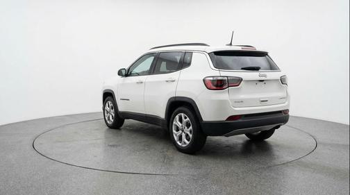 Bright White Clearcoat 2025 Jeep Compass Latitude