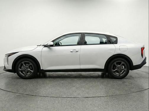 Snow White Pearl 2025 Kia K4 LXS