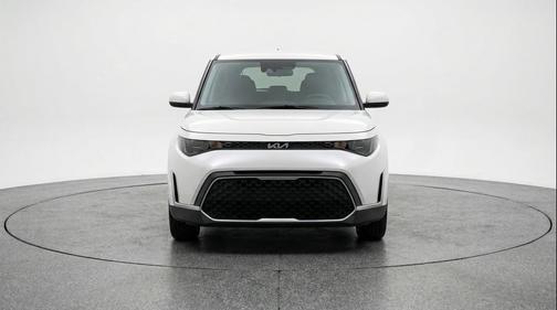 Snow White Pearl 2025 Kia Soul LX