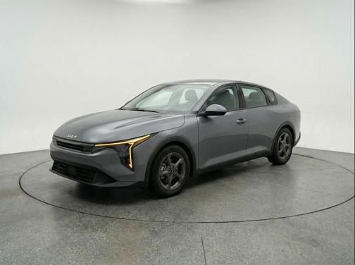 Interstellar Gray 2025 Kia K4 LXS