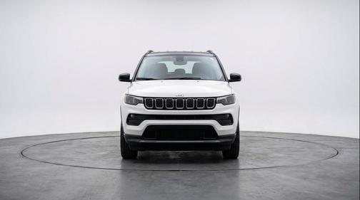 Bright White Clearcoat 2025 Jeep Compass Limited