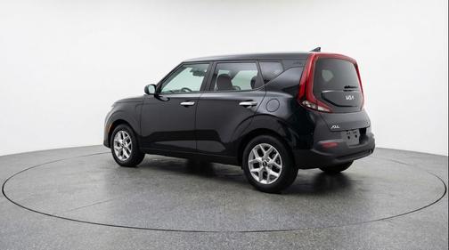Fusion Black 2025 Kia Soul LX