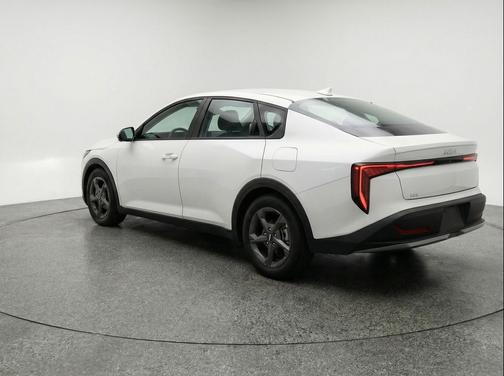 Snow White Pearl 2025 Kia K4 LXS